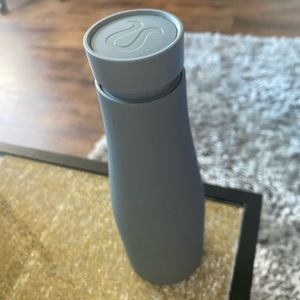 Lululemon bottle